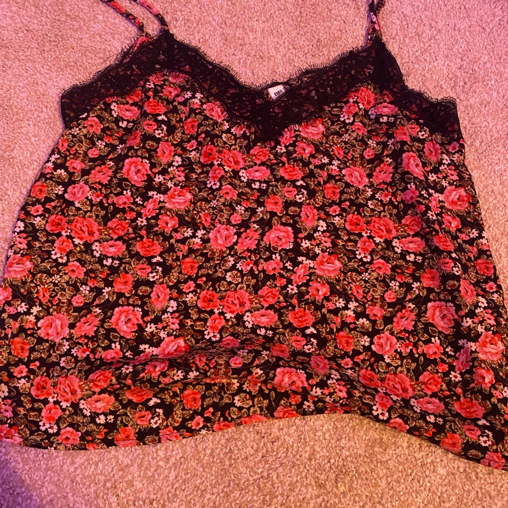 Flattering top - Picture 2 of 2